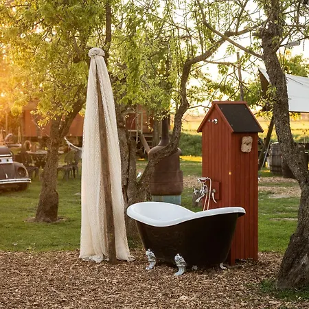 Tiny Winey House No 2 *