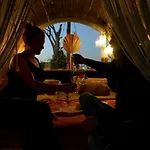 Роскошный шатер Tiny Winey House No 2 Zennewijnen