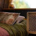 Tiny Winey House No 2 Роскошный шатер *