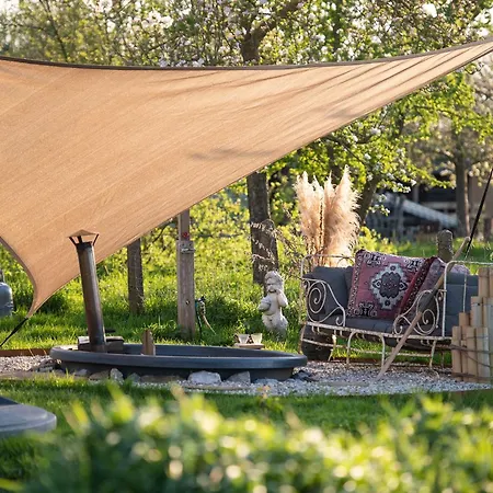 Tiny Winey House No 2 Zennewijnen