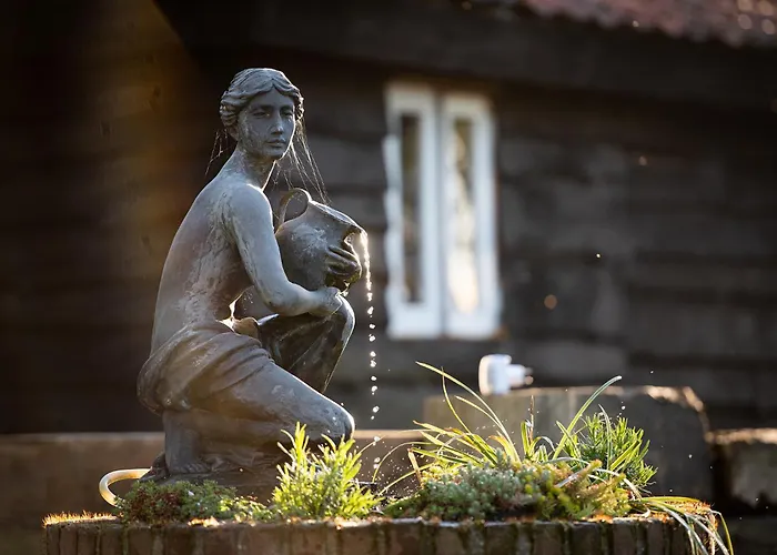 Роскошный шатер Tiny Winey House No 2 Zennewijnen